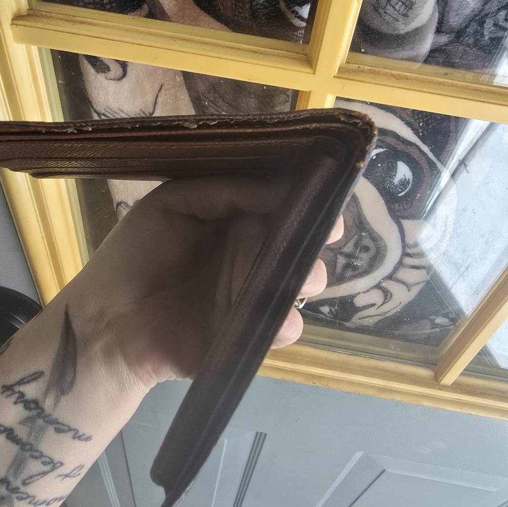 LV wallet - Picture 5 of 8